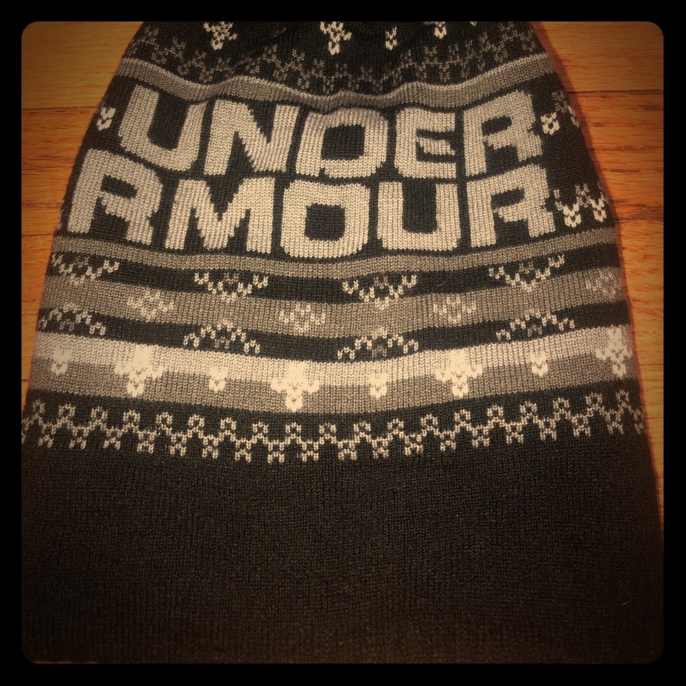 Under Armour Beenie with Pom-Pom